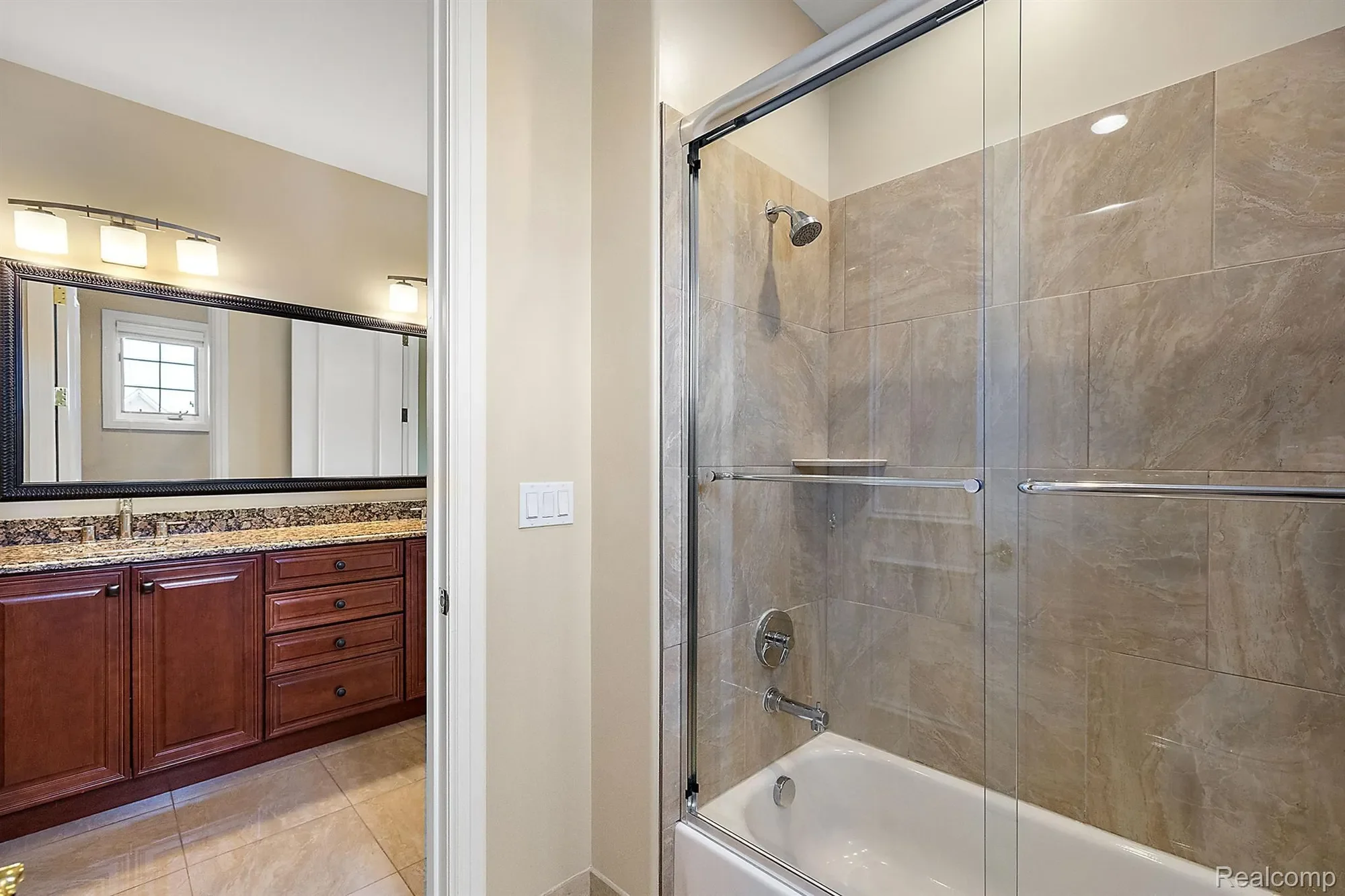 18 SAND BAR Lane, Detroit, MI 48214, Detroit, Michigan, United States. - Photo 42