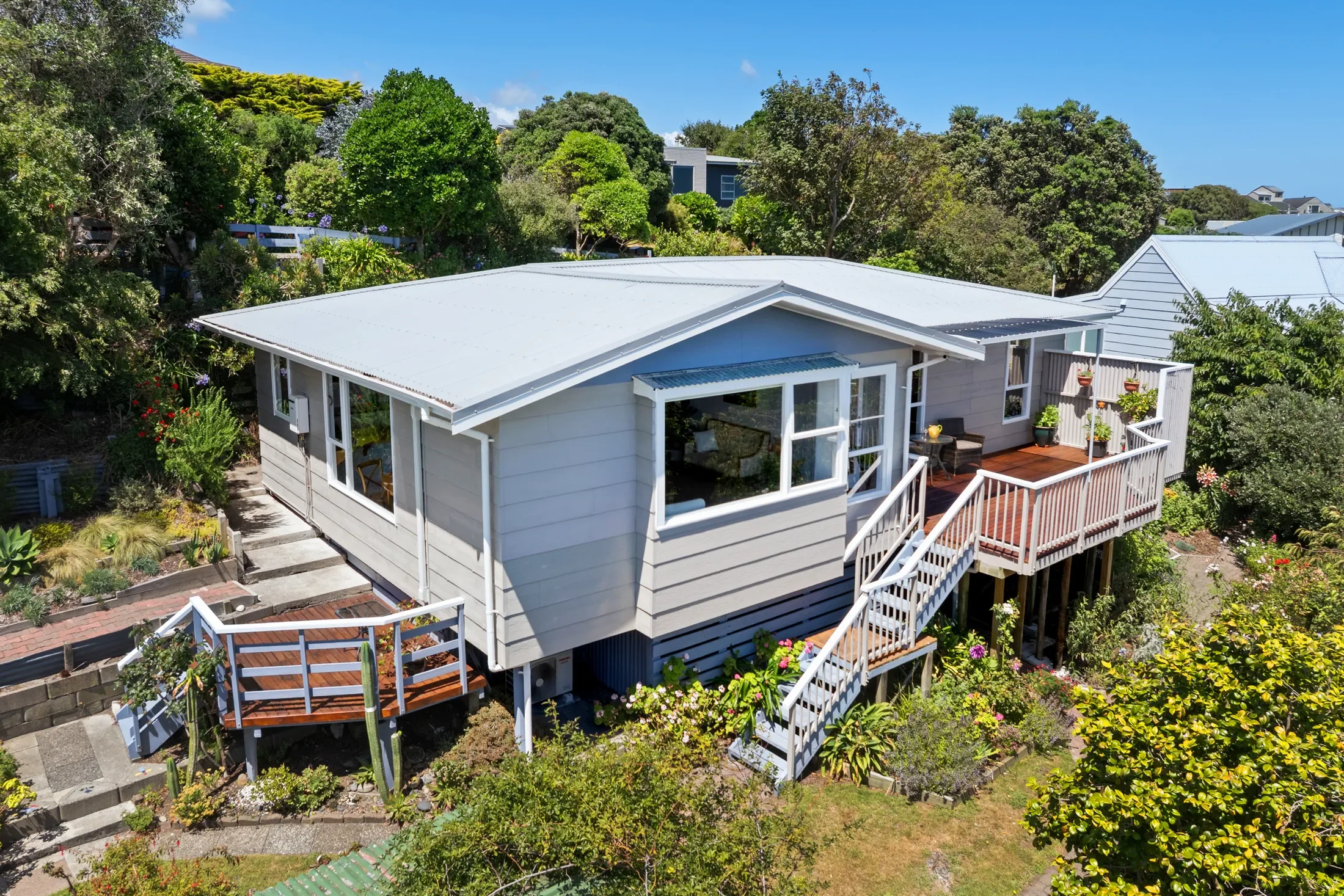 Exterior photo 2