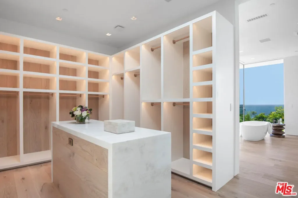 26946 Pacific Coast Hwy, Malibu, California, United States. - Photo 24