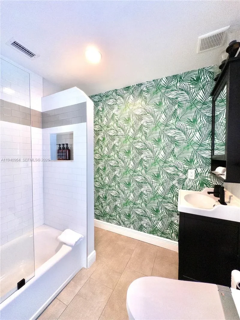 2611 S Indian River Dr, Fort Pierce, Florida, United States. - Photo 19