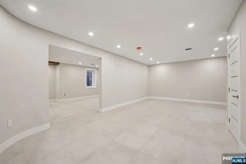 25 Macarthur Avenue, Closter, New Jersey, United States. - Photo 42