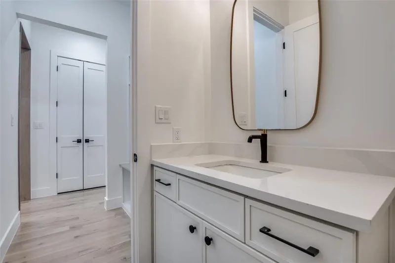 514 S Glasgow Drive, Dallas, Texas, United States. - Photo 8