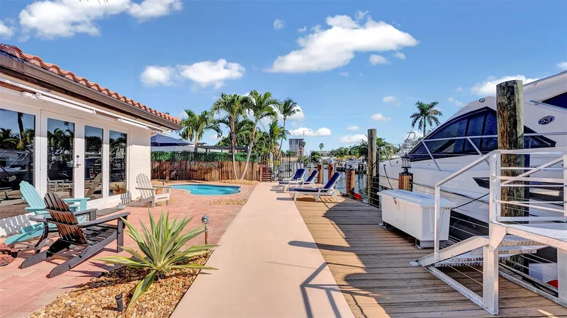 2524 SE 9th St, Hillsboro Beach, Florida, United States. - Photo 39