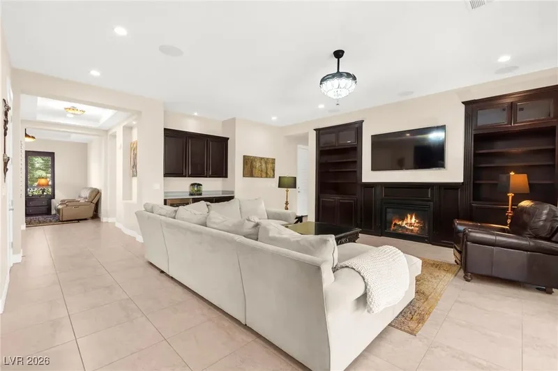 6810 Silver Crescent Street, Las Vegas, Nevada, United States. - Photo 12
