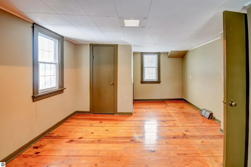 8616 Cedar Run Road, Traverse City, MI 49684, Traverse City, Michigan, United States. - Photo 31