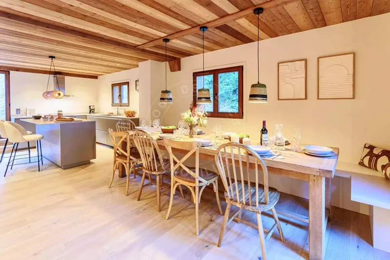EXCLUSIVE - MAGNIFIQUE CHALET AND HIS MAZOT WITH 7 BEDROOMS