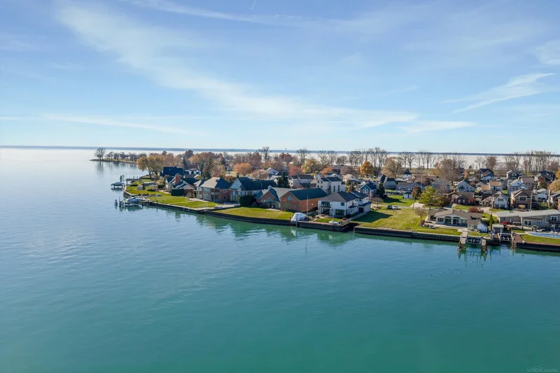 37580 Lakeshore, Harrison Twp, MI 48045, St. Clair Shores, Michigan, United States. - Photo 8