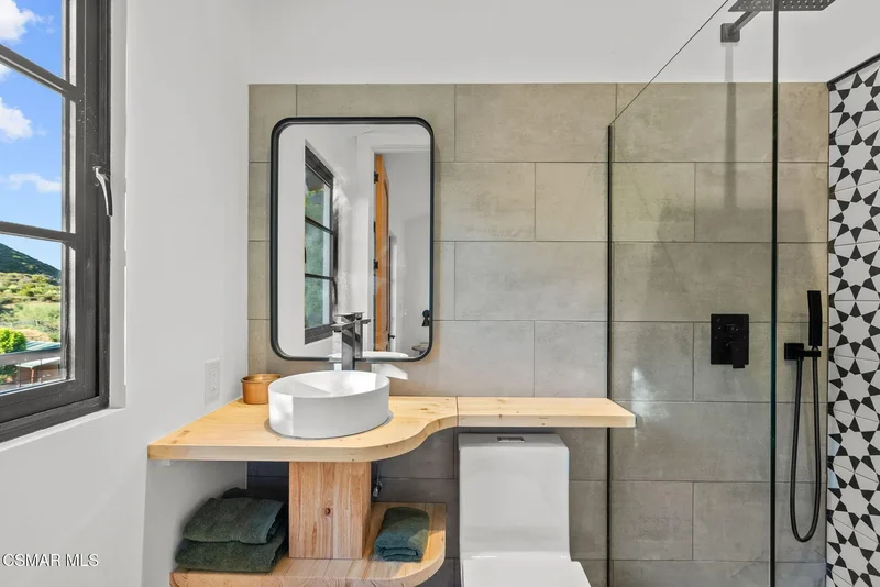 33235 Mulholland Highway, Malibu, CA 90265, Malibu, California, United States. - Photo 52