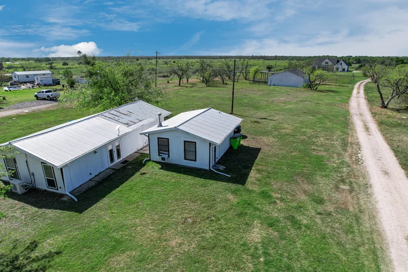 19819 Lockwood Road , Manor, TX 78653, Coupland, Texas, United States. - Photo 13