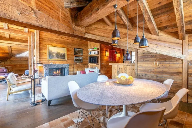 INCREDIBLE PENTHOUSE - DESIRABLE LOCATION