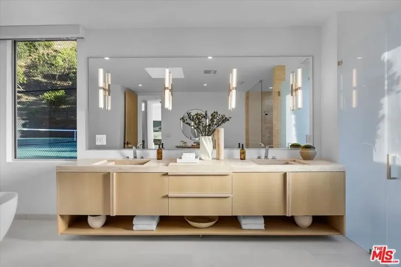 1836 Loma Vista Drive, Beverly Hills, California, United States. - Photo 30