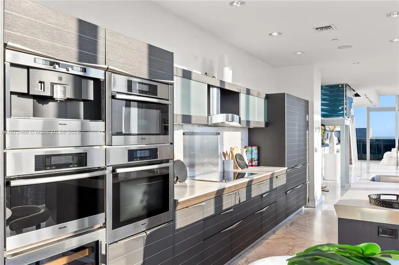 200 Biscayne Boulevard Way Unit PH5402, Miami, FL 33131, Miami, Florida, United States. - Photo 25