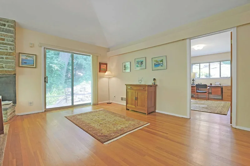 4650 Livingston Avenue, New York, New York, United States. - Photo 11