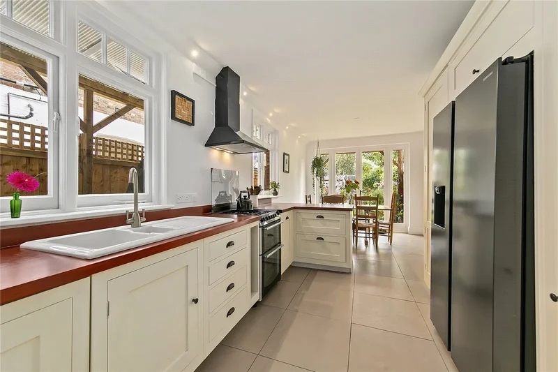 Dancer Road, Kew, TW9, Richmond, England, United Kingdom. - Photo 14
