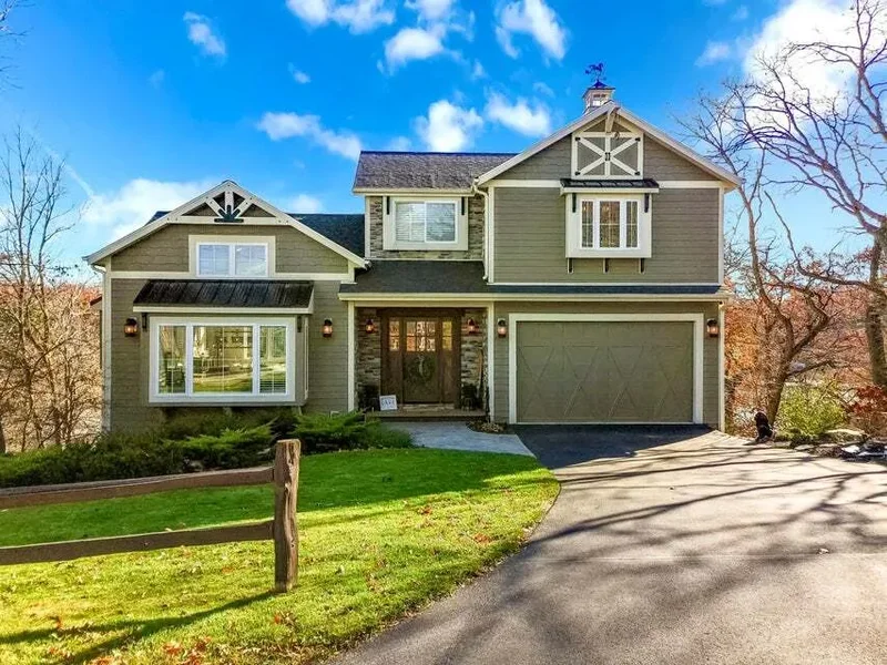 Lakeside Indulgence Home with Tranquil Luxury Living