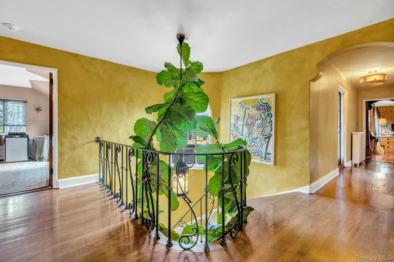 259 Lakeview Avenue W, Brightwaters, New York, United States. - Photo 22