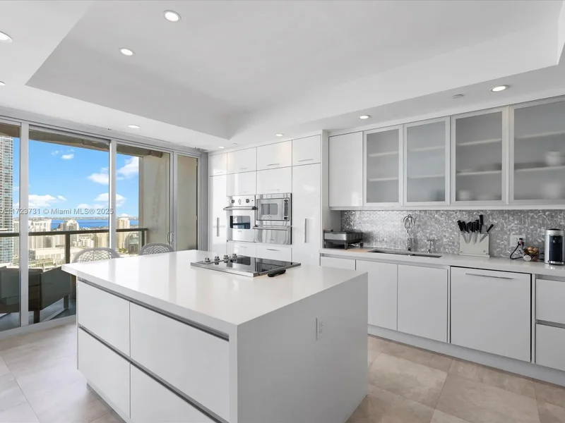 1425 Brickell Ave 52BC, Miami, Florida, United States. - Photo 22