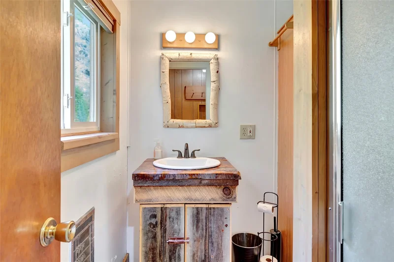 260 Medicine Springs Road, Conner, MT 59827, Conner, Montana, United States. - Photo 44