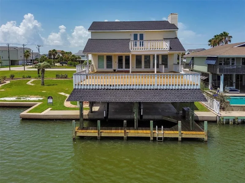 1327 Tiki Drive, Galveston, Texas, United States. - Photo 9