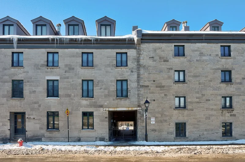 305 Rue de la Commune O. TH-2, Montréal, Quebec, Canada. - Photo 22