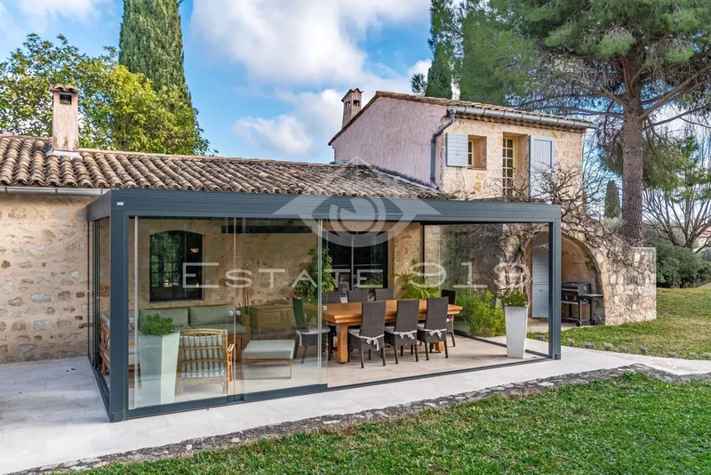 Mazan, Provence-Alpes-Côte d'Azur, France. - Photo 7