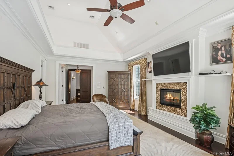 3 The Brae, Woodbury, New York, United States. - Photo 19