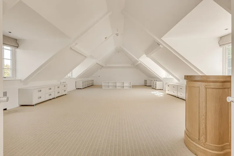 Longwood Drive, London, SW15, London, England, United Kingdom. - Photo 13
