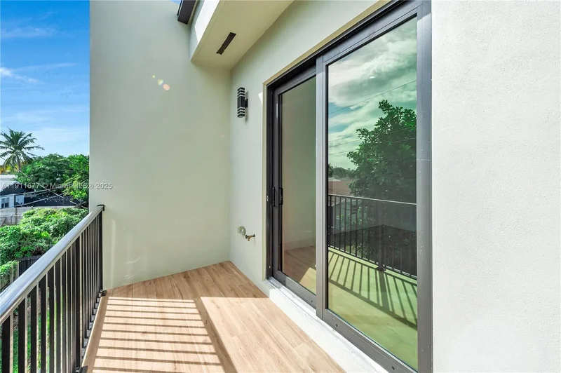 828 NE 14th St, Fort Lauderdale, Florida, United States. - Photo 23