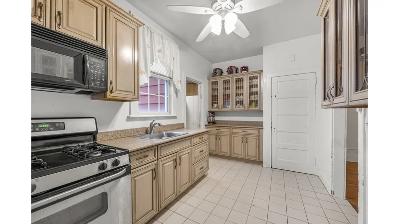 941 Revere Avenue, New York, New York, United States. - Photo 4