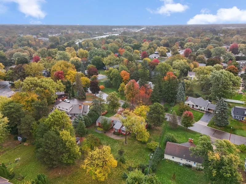 402 Sweet Briar Lane , Hopkins, MN 55343, Hopkins, Minnesota, United States. - Photo 50