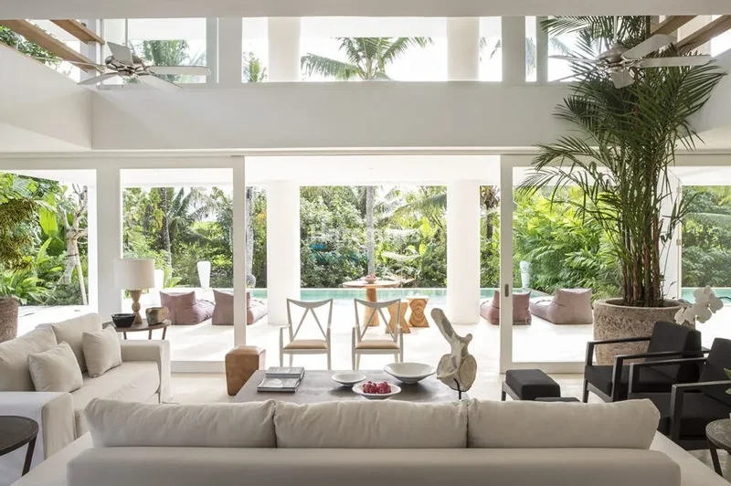 Pererenan Riverside Stunner With Green Belt Views