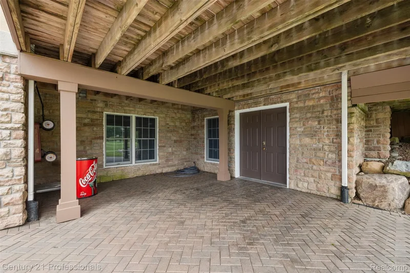 9310 Fairway Trail, GrandBlanc, MI 48439, Grand Blanc Township, Michigan, United States. - Photo 19