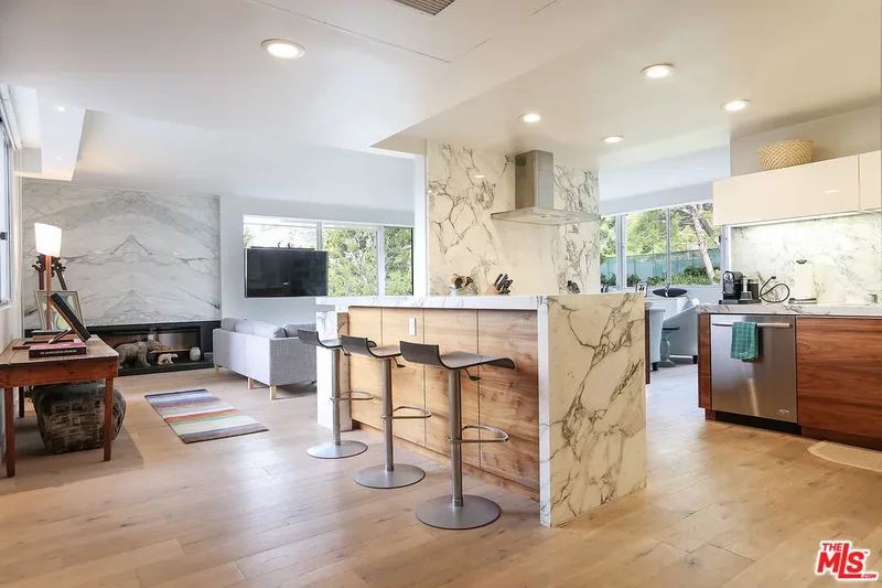 17352 W Sunset Blvd, 301 - Pacific Palisades, California
