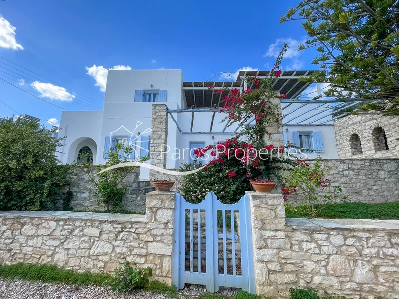 Charming Cycladic Home with Panoramic Bay Views
