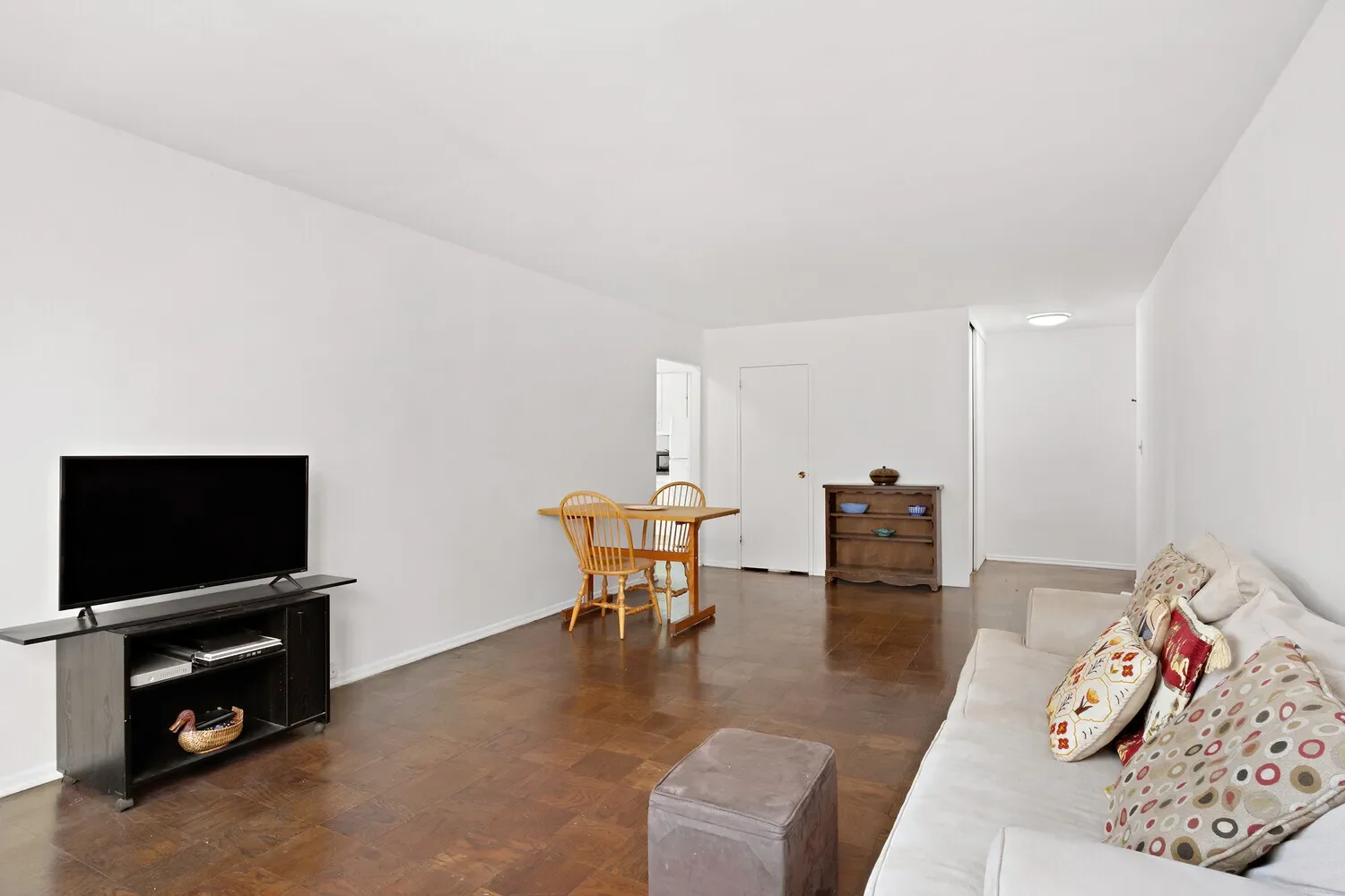 Murray Hill Crescent, 225 E 36TH ST, New York, New York, United States. - Photo 3