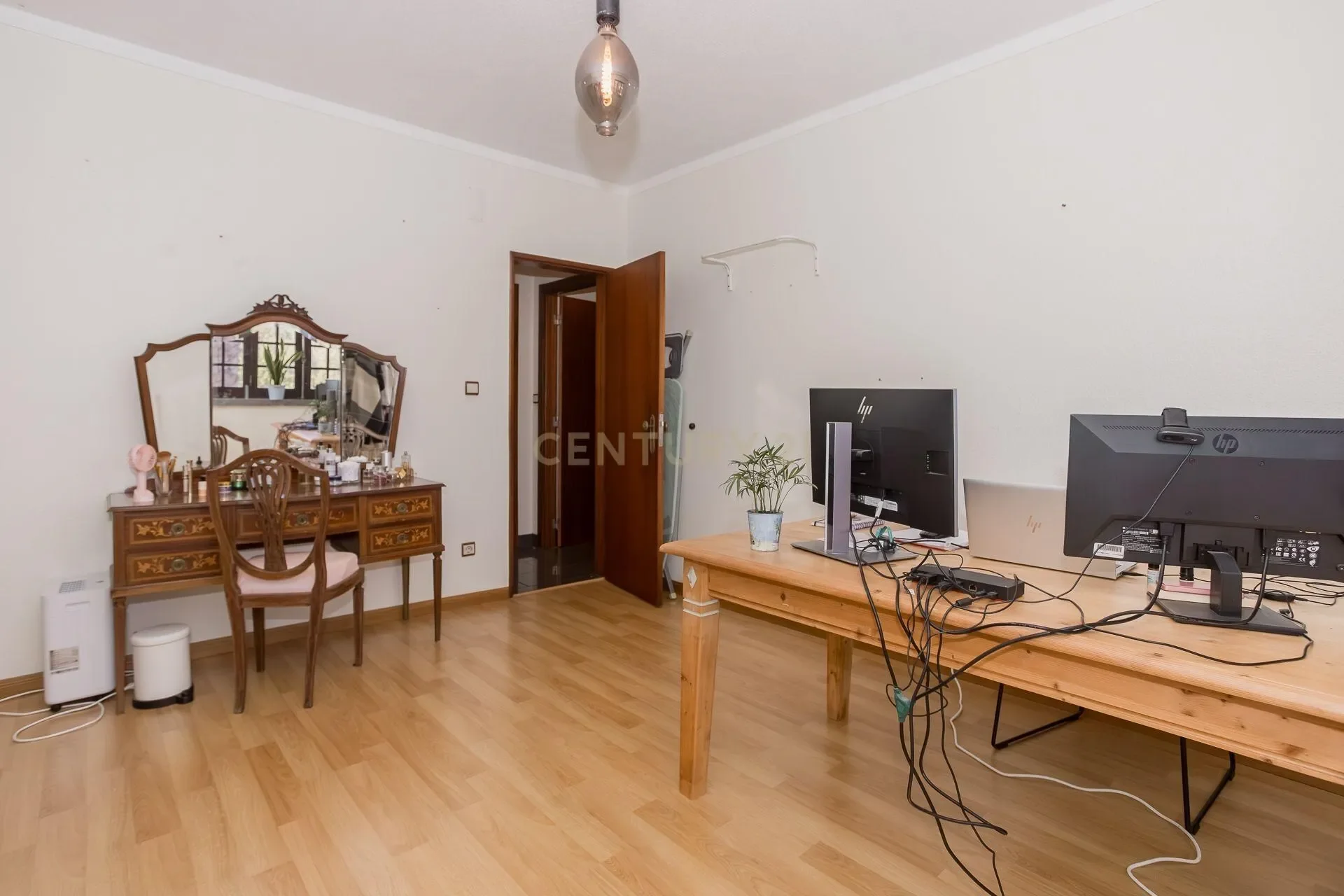 Gallery photo 9