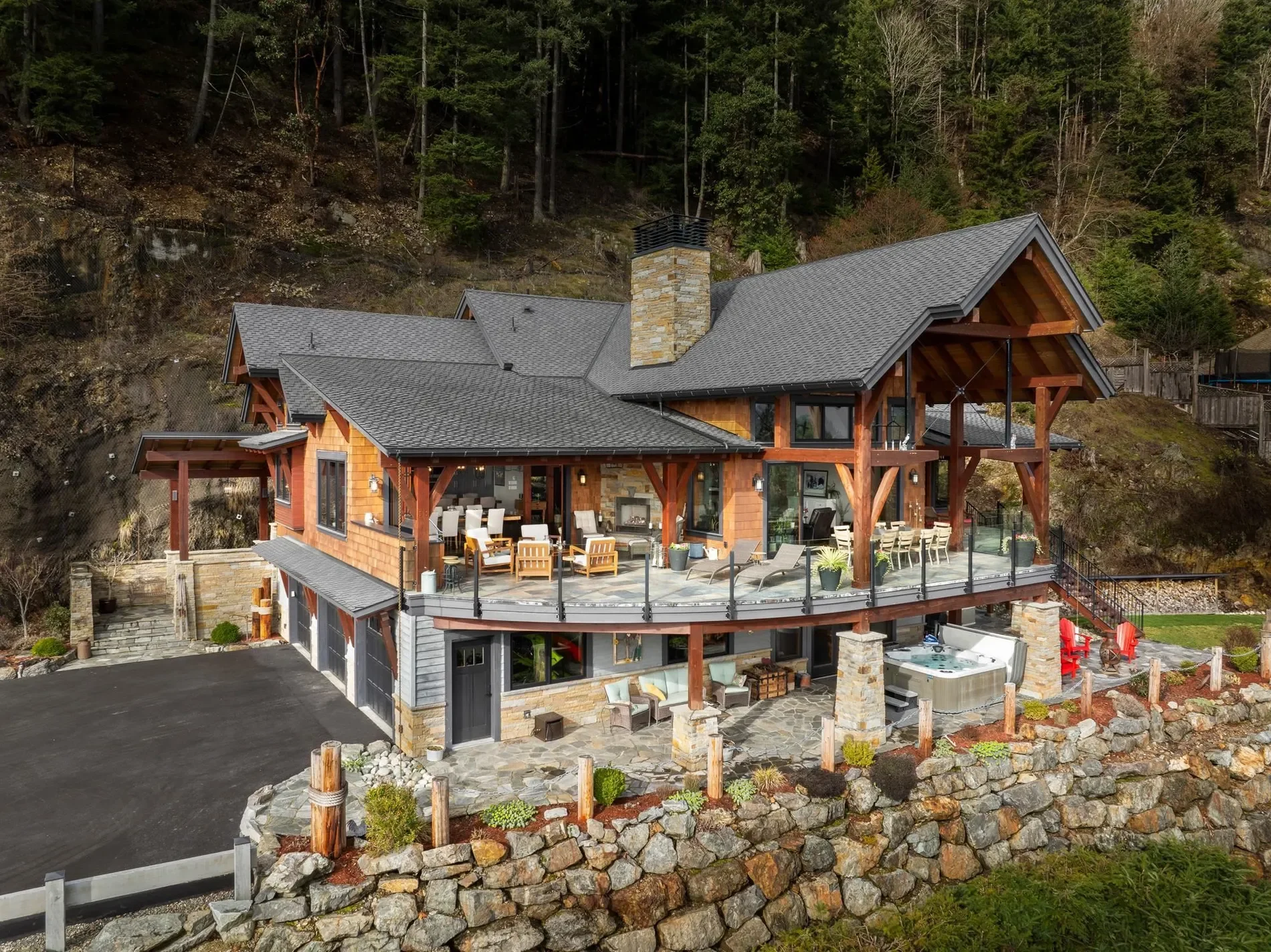 Exterior photo 2