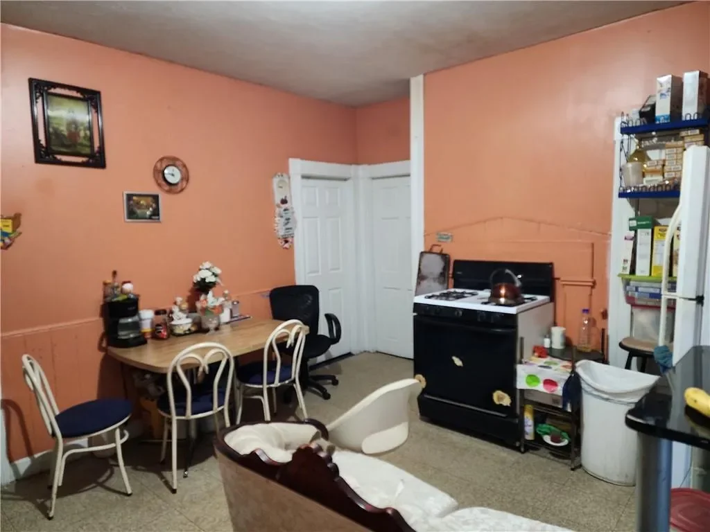 132 Putnam Street, Providence, RI 02909, Providence, Rhode Island, United States. - Photo 11