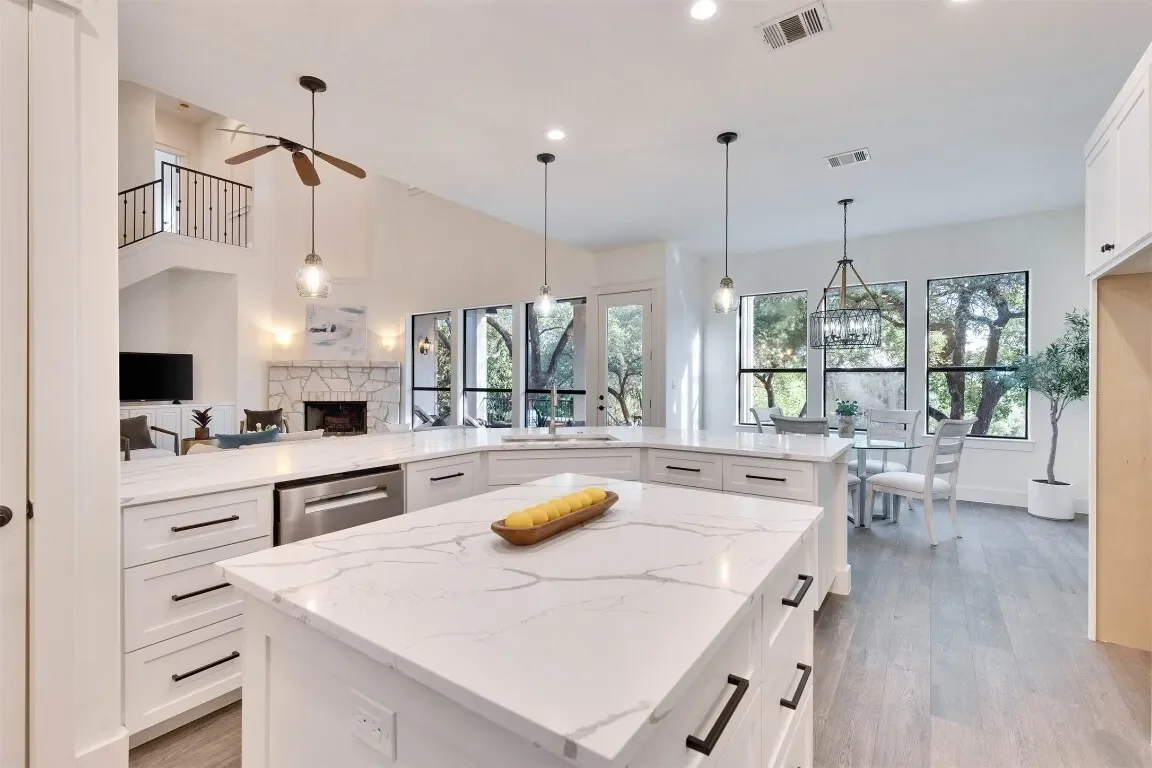 13601 Montview Drive, Austin, TX 78732, Austin, Texas, United States. - Photo 18