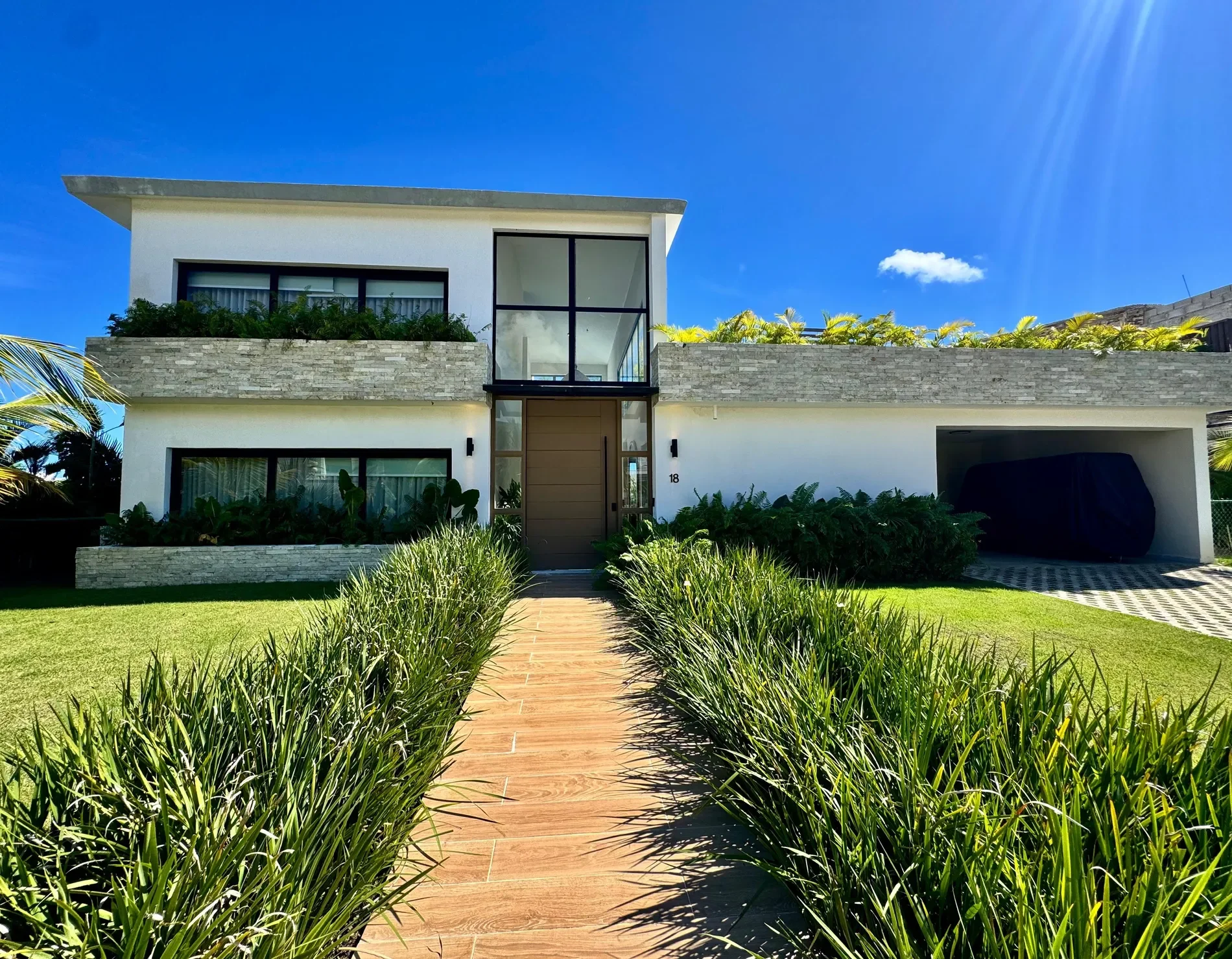 Exterior photo 9