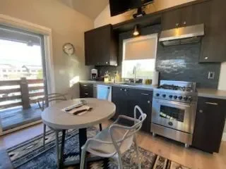 19120 Gateway Loop, Bend, Oregon, United States. - Photo 36