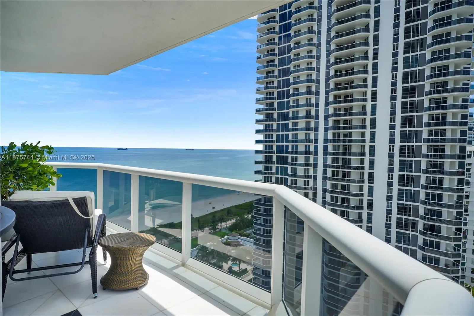 4779 Collins Ave 1805, Miami Beach, Florida, United States. - Photo 3