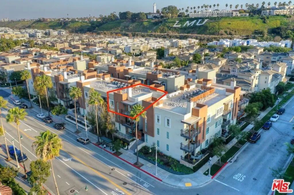 12920 Runway Road 360, Los Angeles, California, United States. - Photo 11