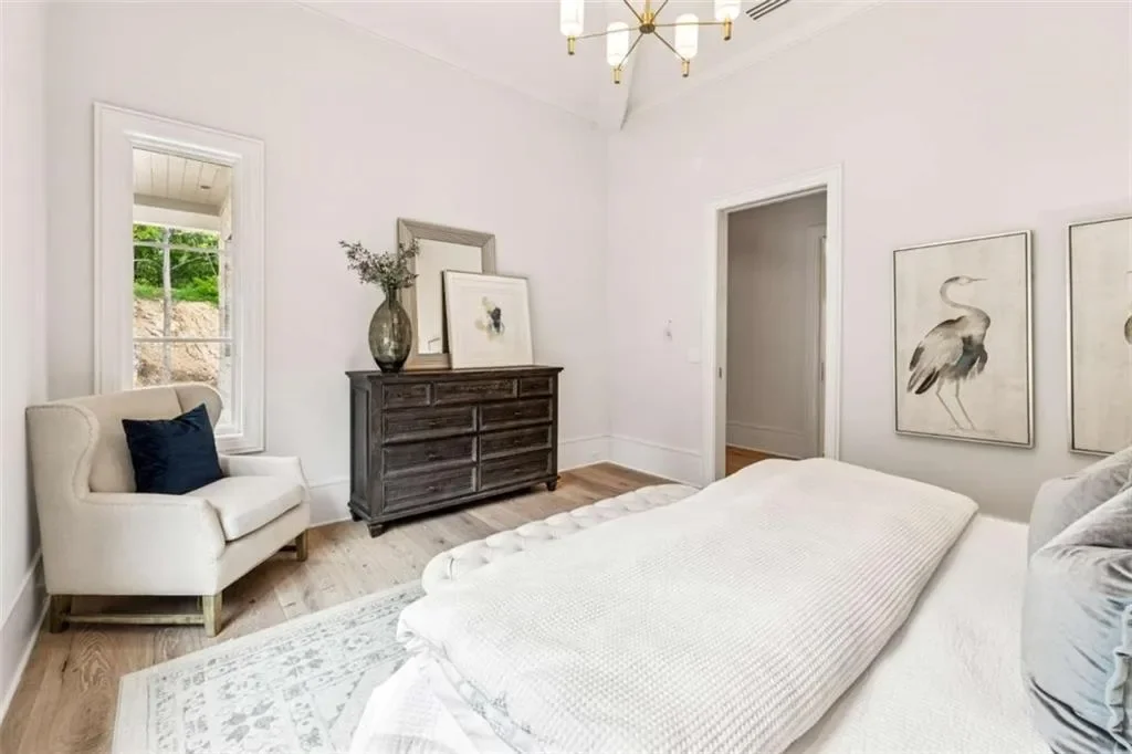 Single Family Residence in Cumming