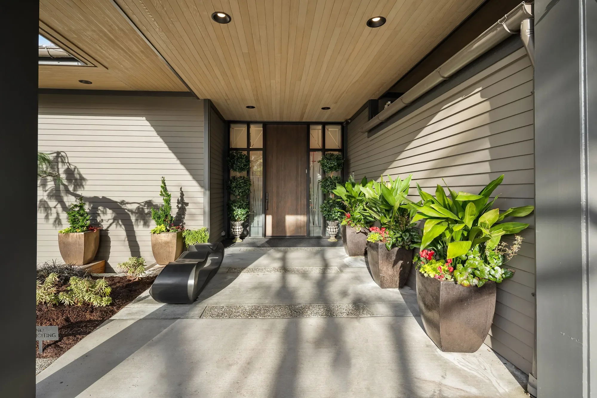 9600 Northeast 28th Street , Clyde Hill, WA 98004, Bellevue, Washington, United States. - Photo 2