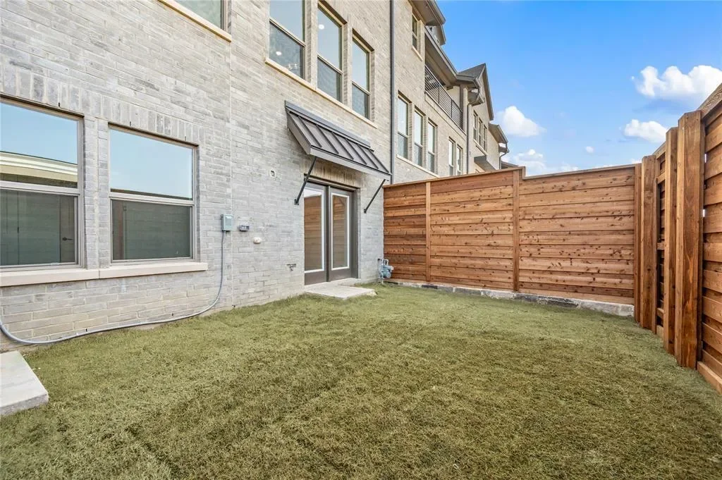 1345 Linkside Drive, Irving, Texas, United States. - Photo 17