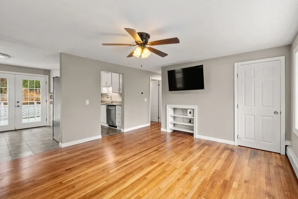 130 Old Barnstable Rd, Falmouth, Massachusetts, United States. - Photo 15