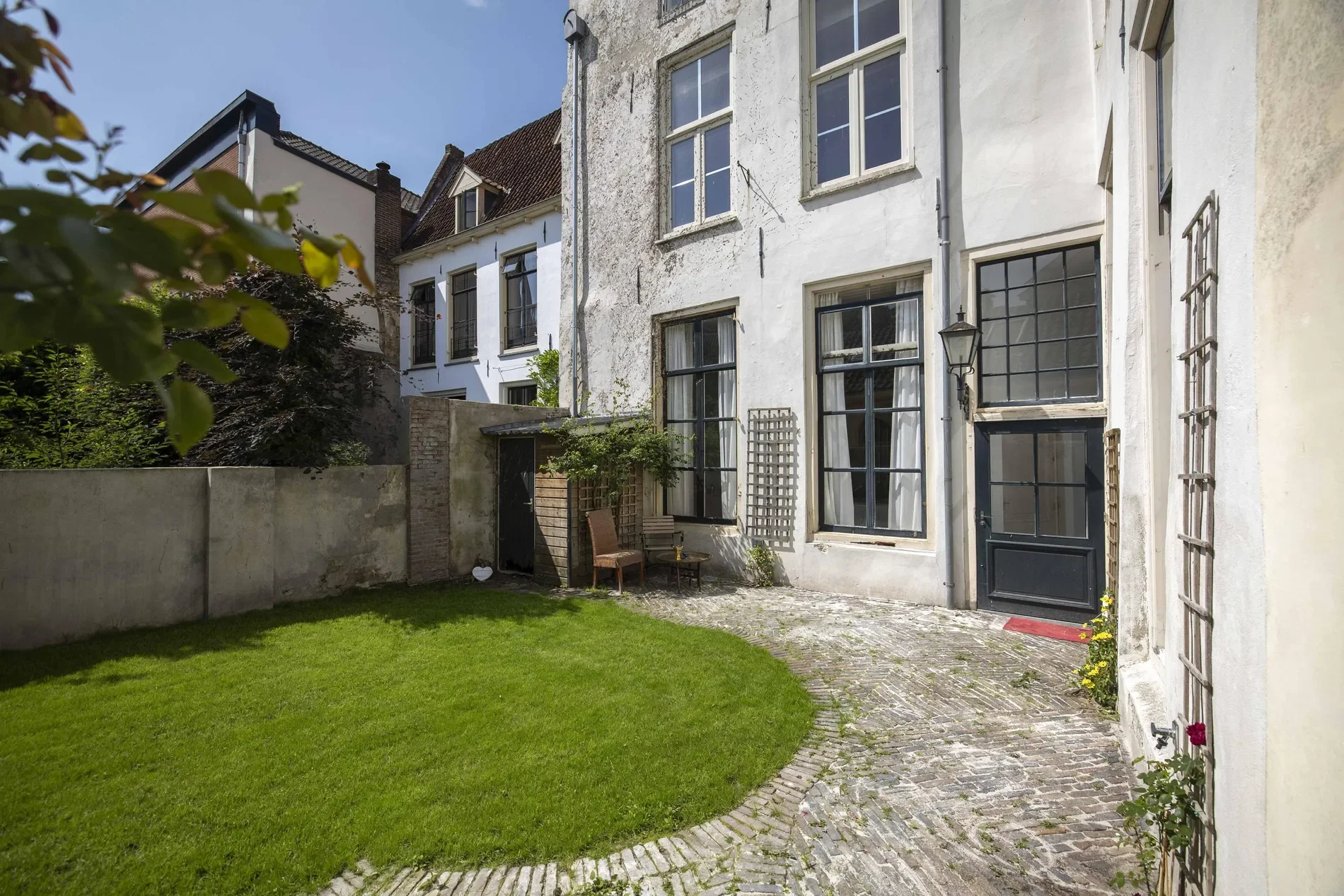 Exterior photo 11