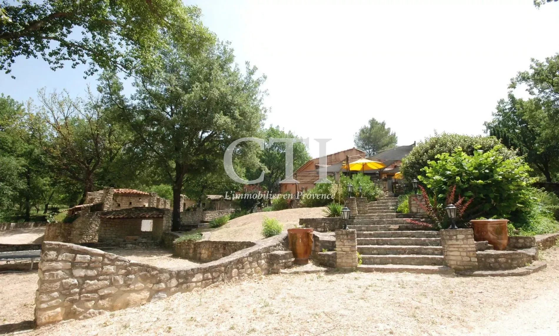 Exterior photo 11