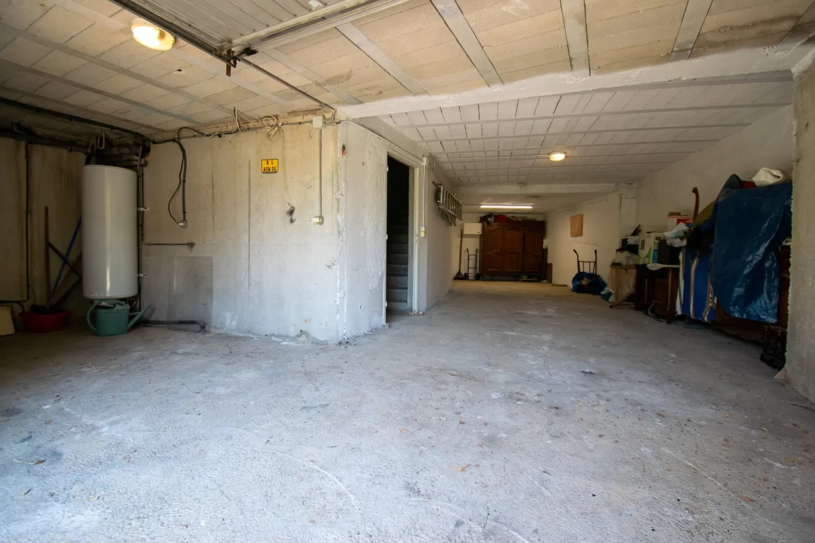 Exterior photo 3